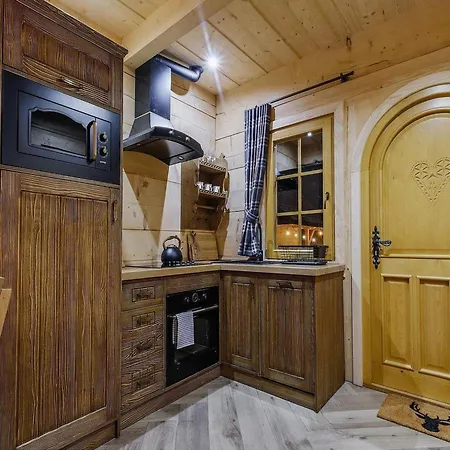 بيت للعطل Two-story Mountain-style House, Sauna, Jacuzzi